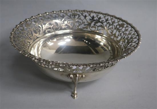 A George V pierced silver bowl by James Dixon & Sons, Sheffield, 1914, 10.6 oz